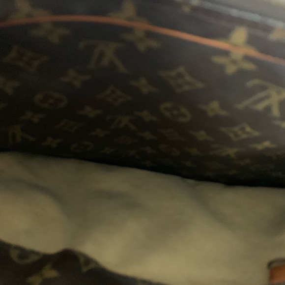 LV Rivoli briefcase bag - Picture 7 of 11